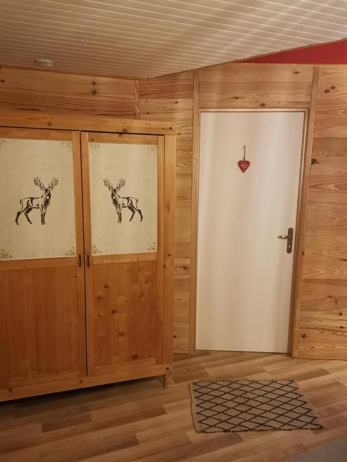 Gite Ha-Py Chalet Campan Luaran gambar